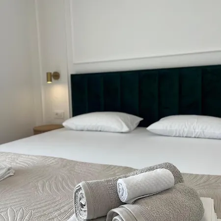 New Ana Apartamento Petrčane
